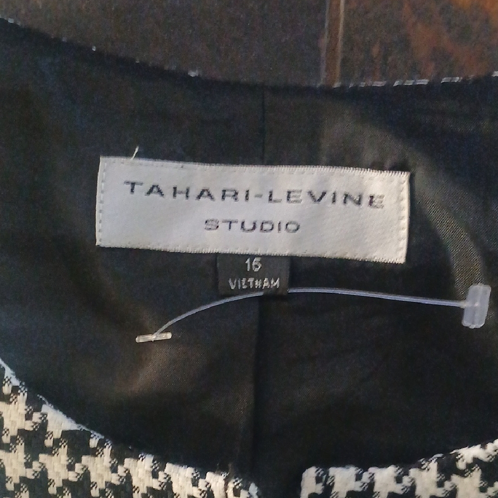 Chic Houndstooth Black Blazer - image 3